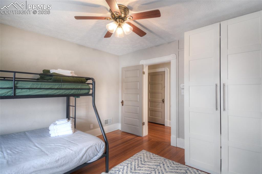 Image 28 of 41: Bedroom