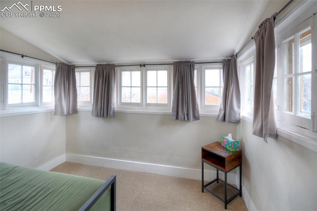 Image 32 of 41: Bedroom