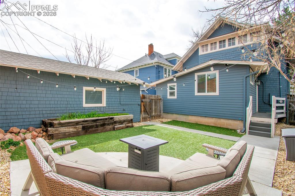 Image 38 of 41: Back of Structure