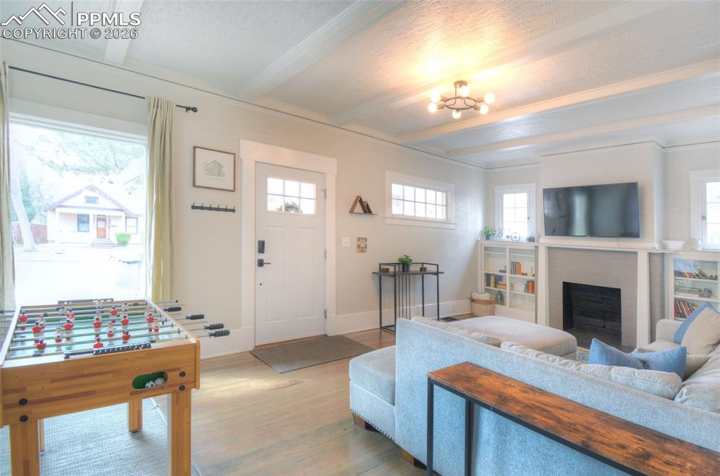 Image 5 of 41: Living Room