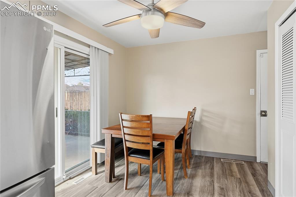 Image 8 of 26: Dining Area