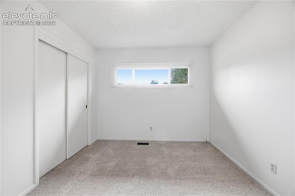 Image 4 of 37: Living Room