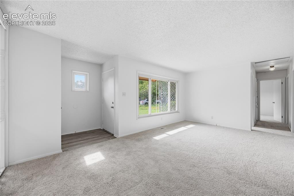 Image 9 of 37: Entry