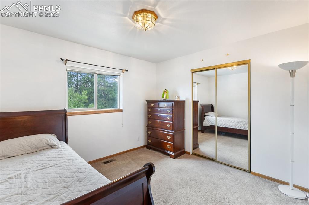 Image 17 of 42: Bedroom