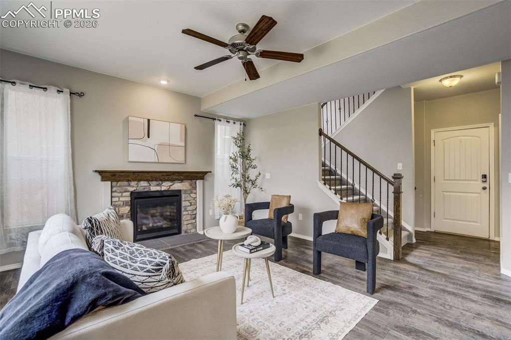 Image 11 of 50: Living Room