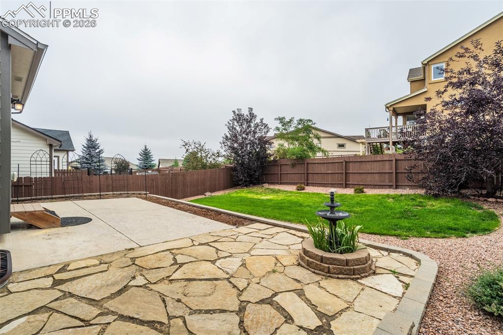 Image 47 of 50: Patio