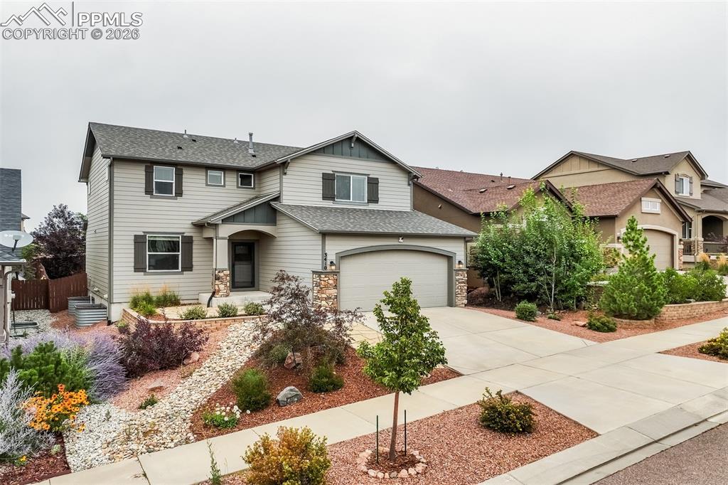 Image 5 of 50: Front of Structure