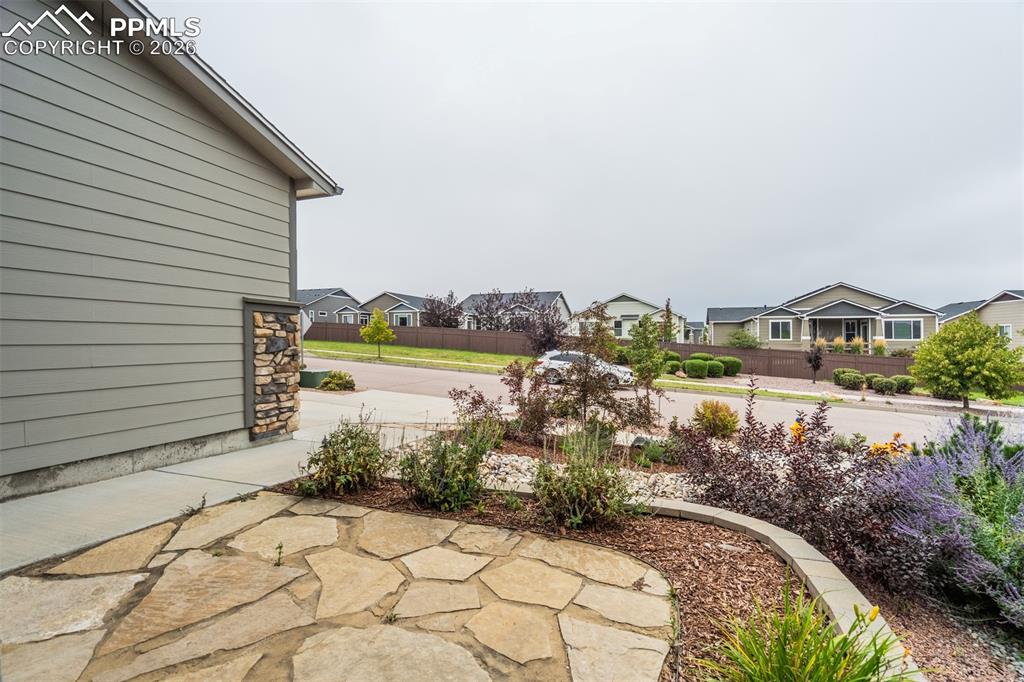 Image 9 of 50: Patio