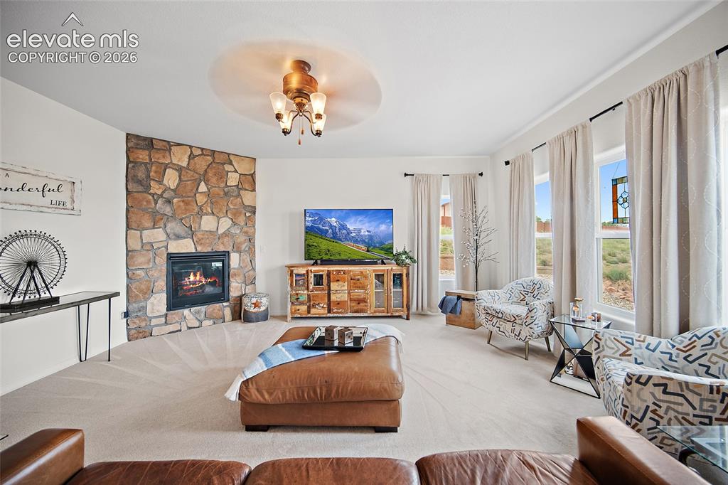 Image 11 of 50: Family Room