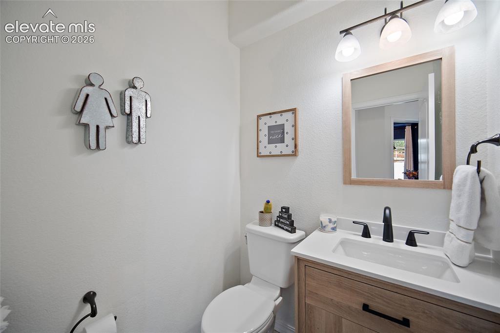 Image 8 of 50: Bathroom