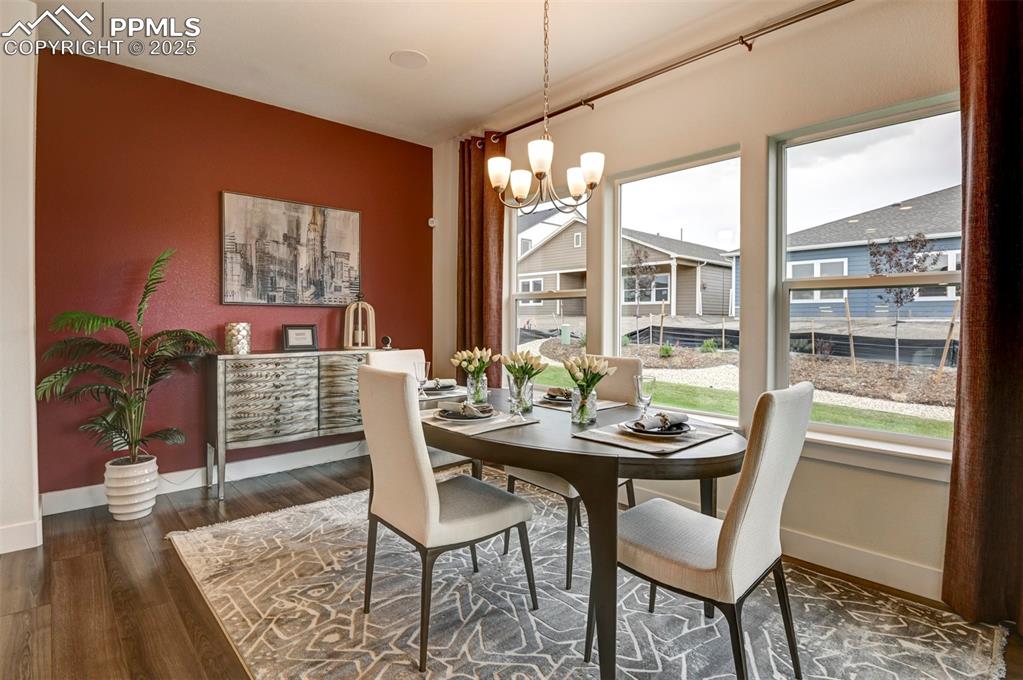 Image 22 of 31: Dining Area