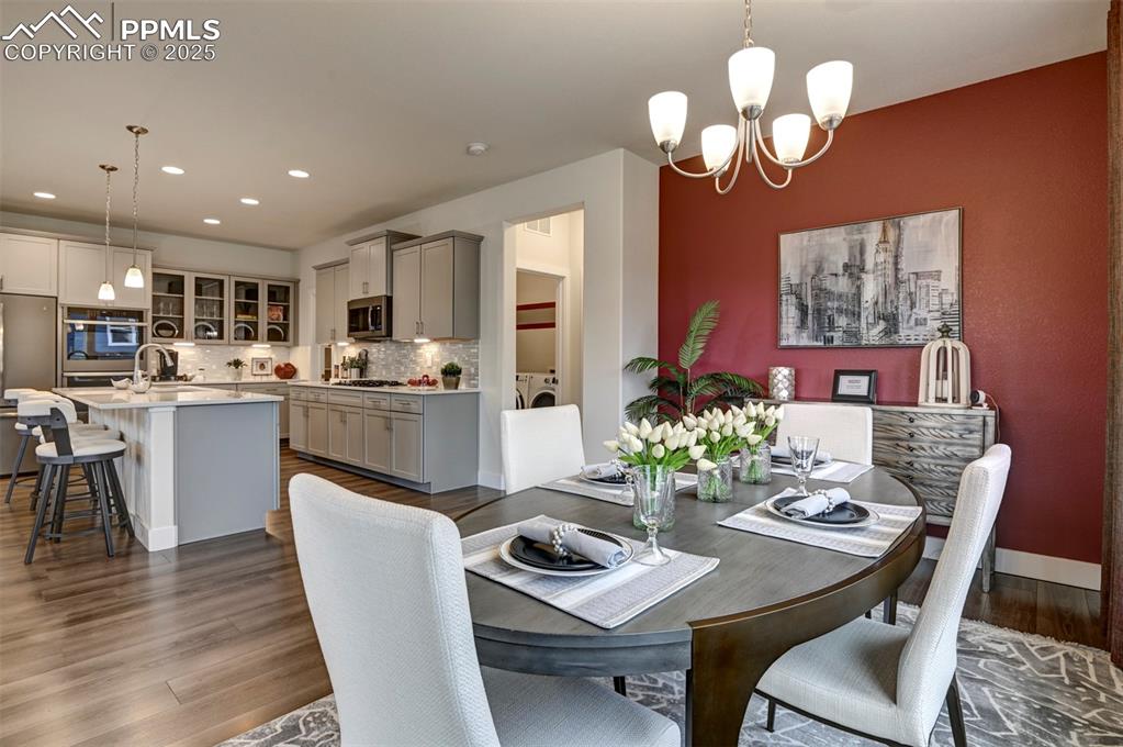 Image 23 of 31: Dining Area