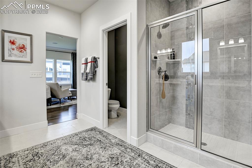 Image 28 of 31: Bathroom