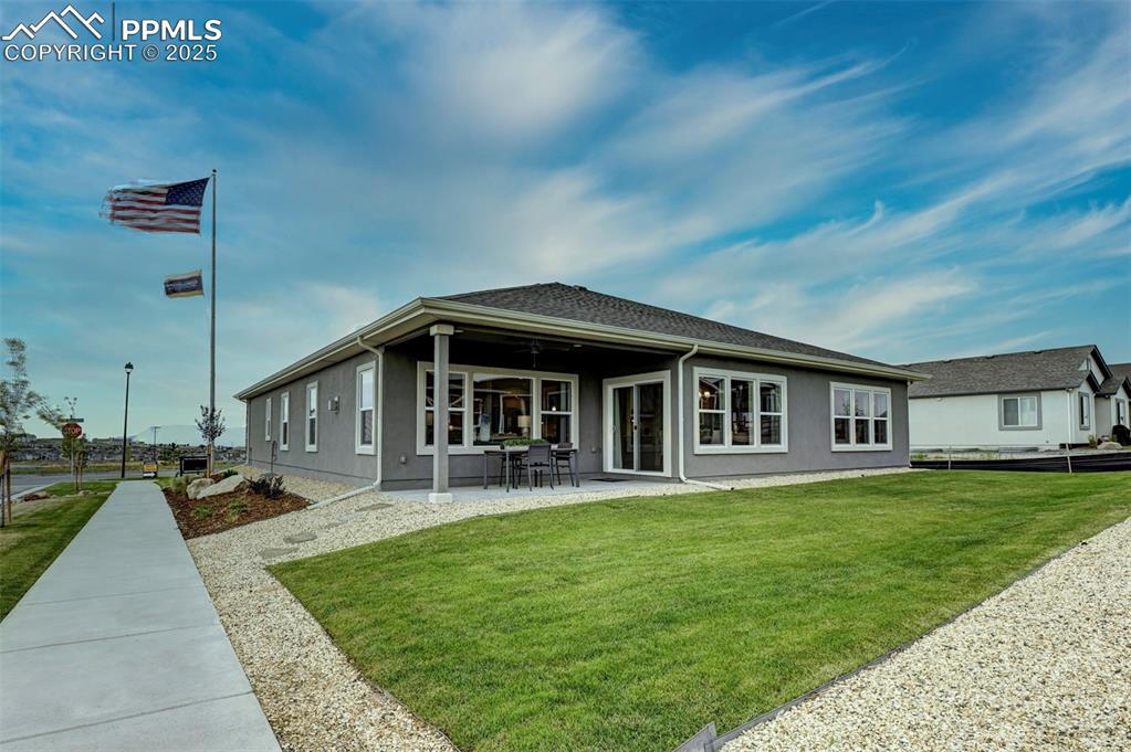 Image 30 of 31: Back of Structure