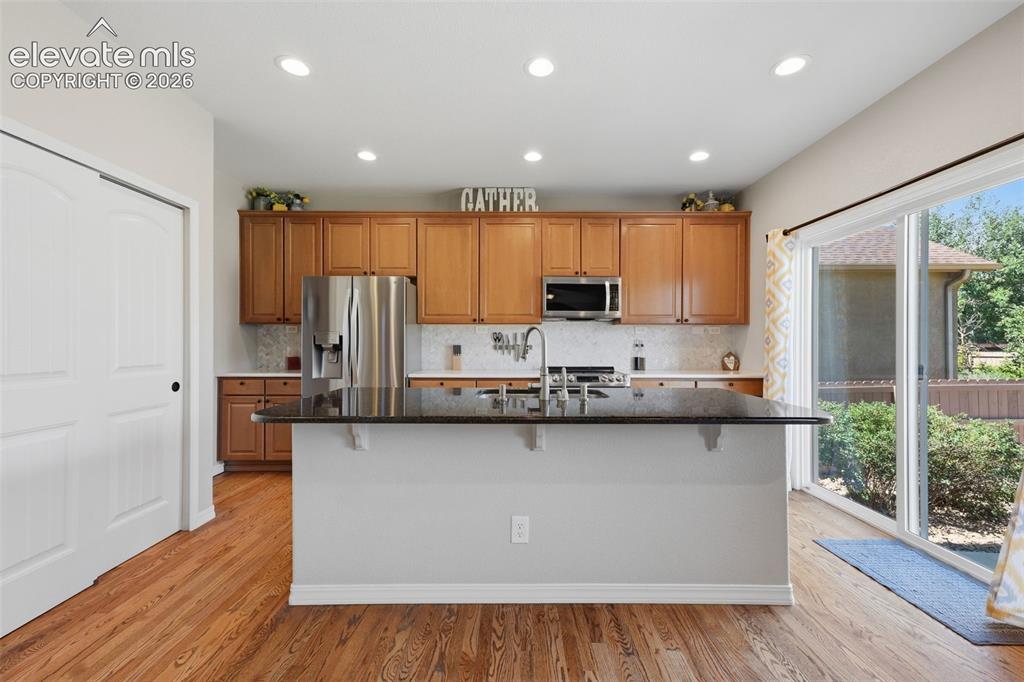 Image 14 of 50: Kitchen