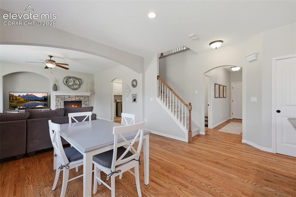 Image 17 of 50: Dining Area