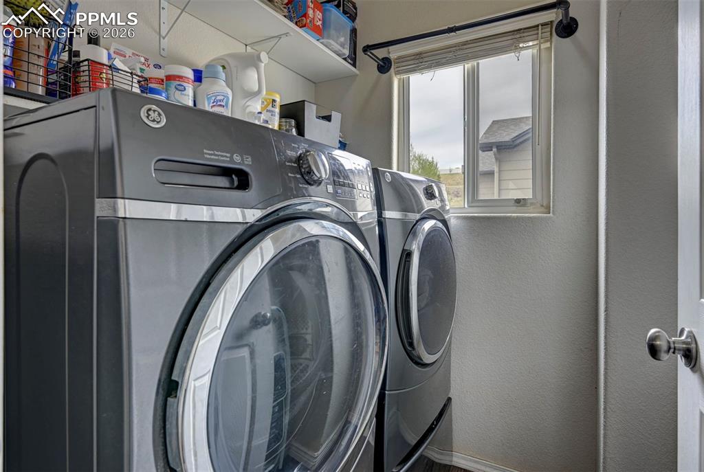 Image 16 of 33: Laundry