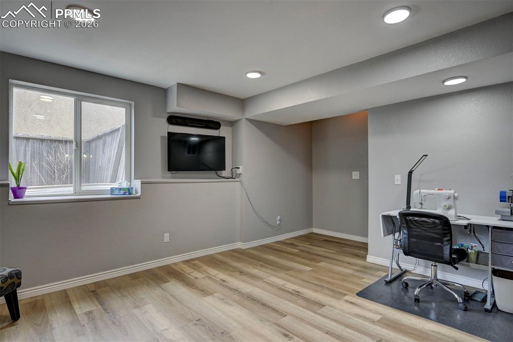 Image 26 of 33: Family Room