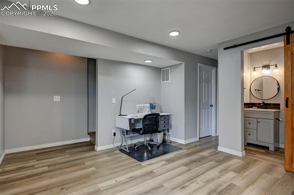 Image 27 of 33: Family Room