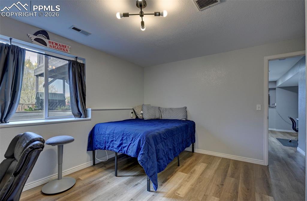 Image 29 of 33: Bedroom #4