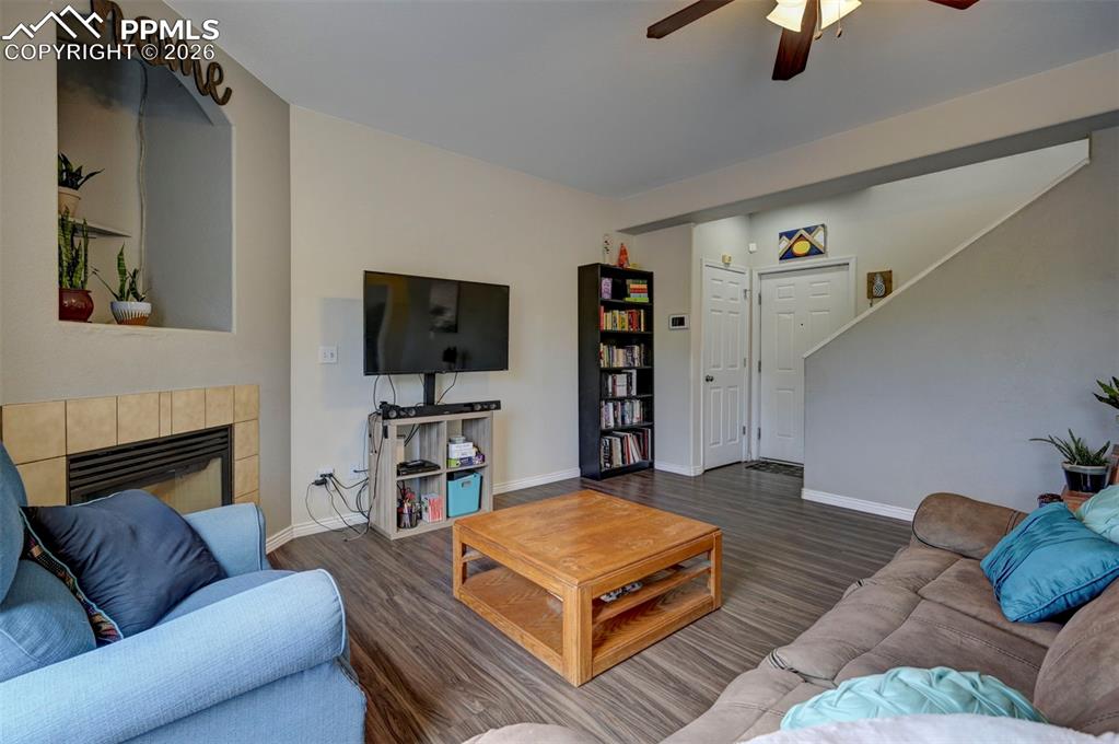 Image 6 of 33: Living Room