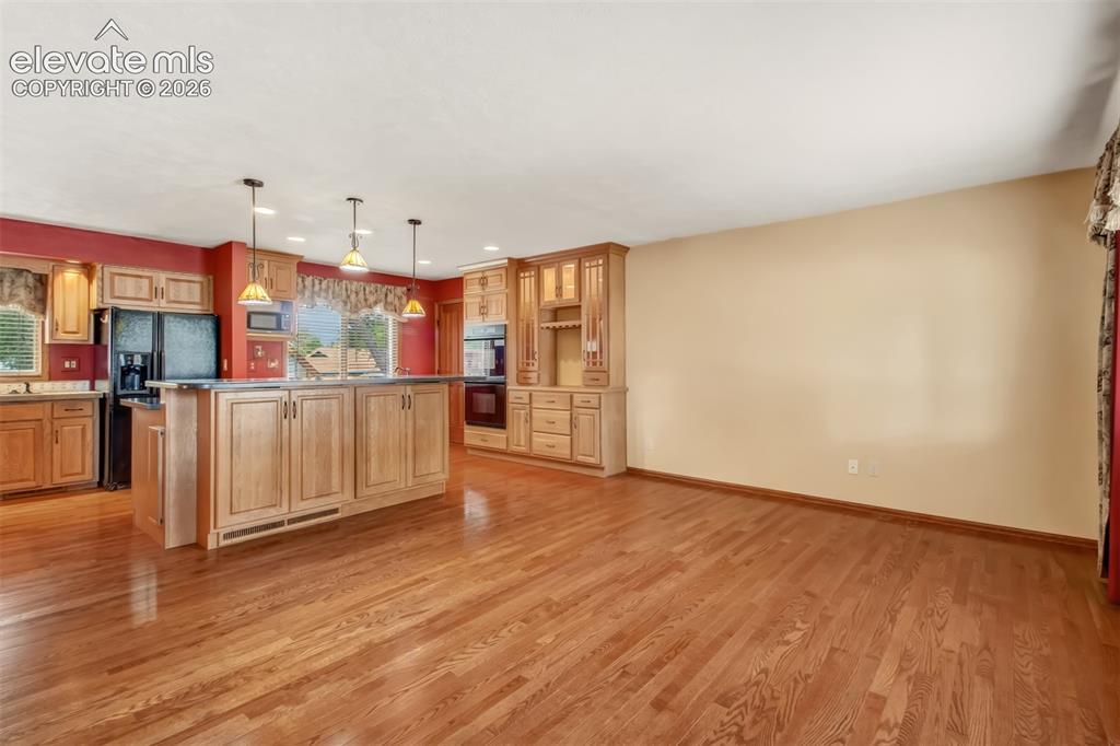 Image 5 of 30: Built-In Buffet, Double Wall Ovens, Lots Of Cabinets.