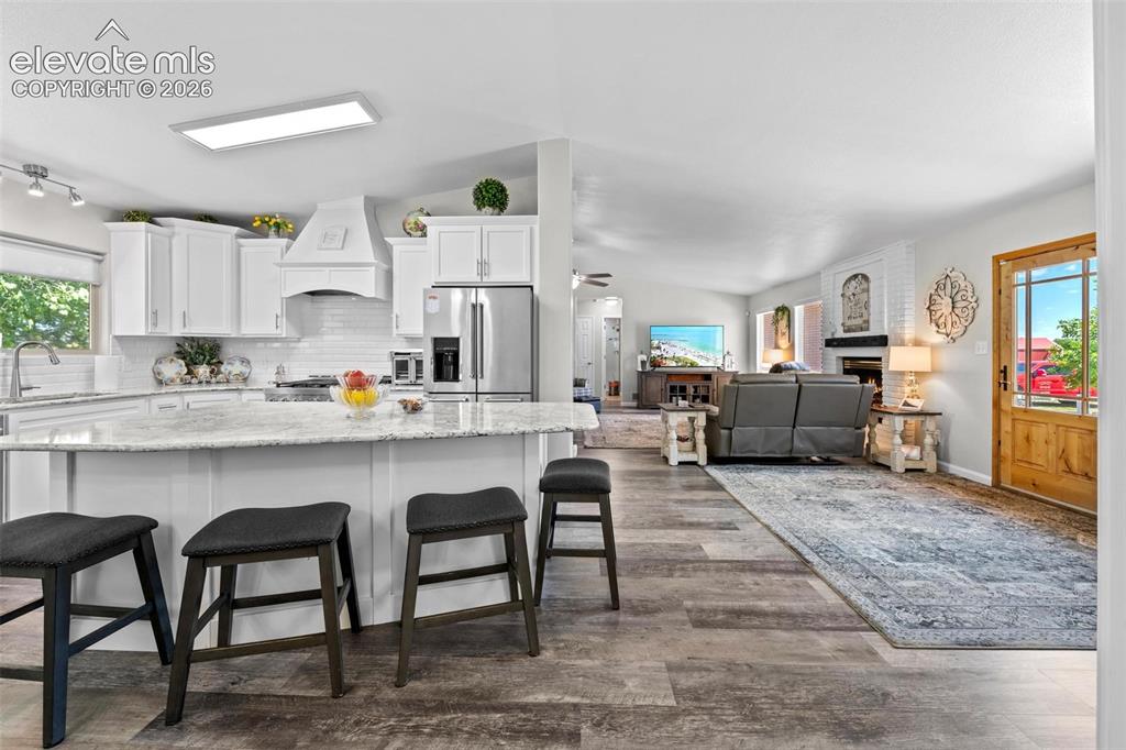 Image 8 of 47: Kitchen
