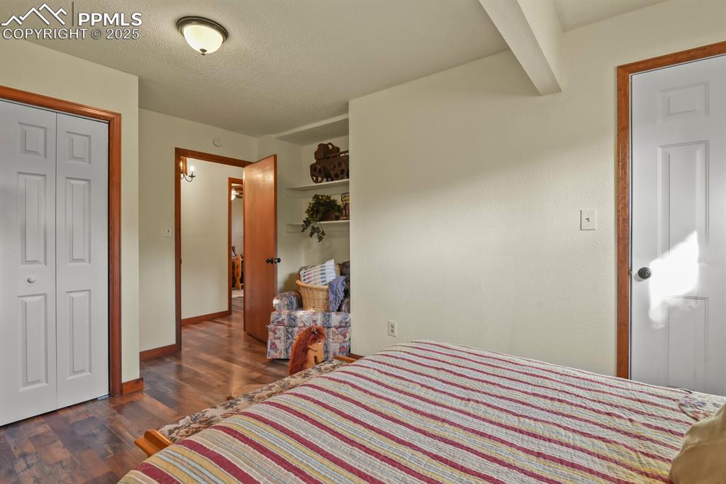 Image 24 of 47: Bedroom