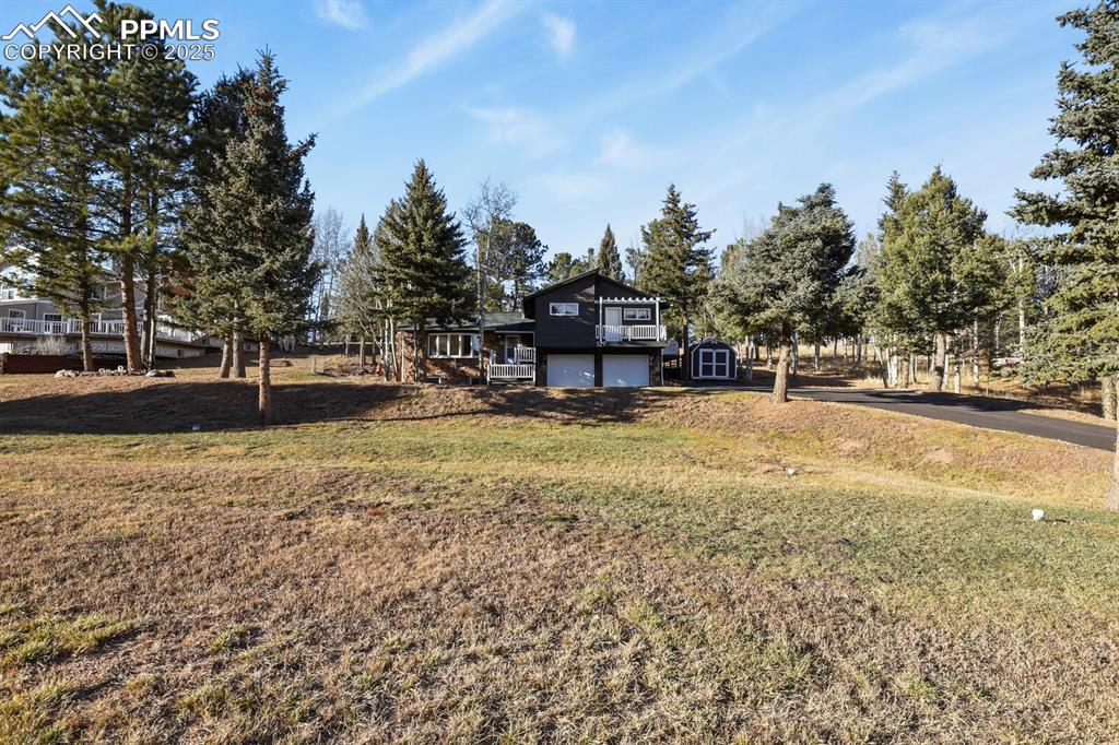 Image 46 of 47: Yard