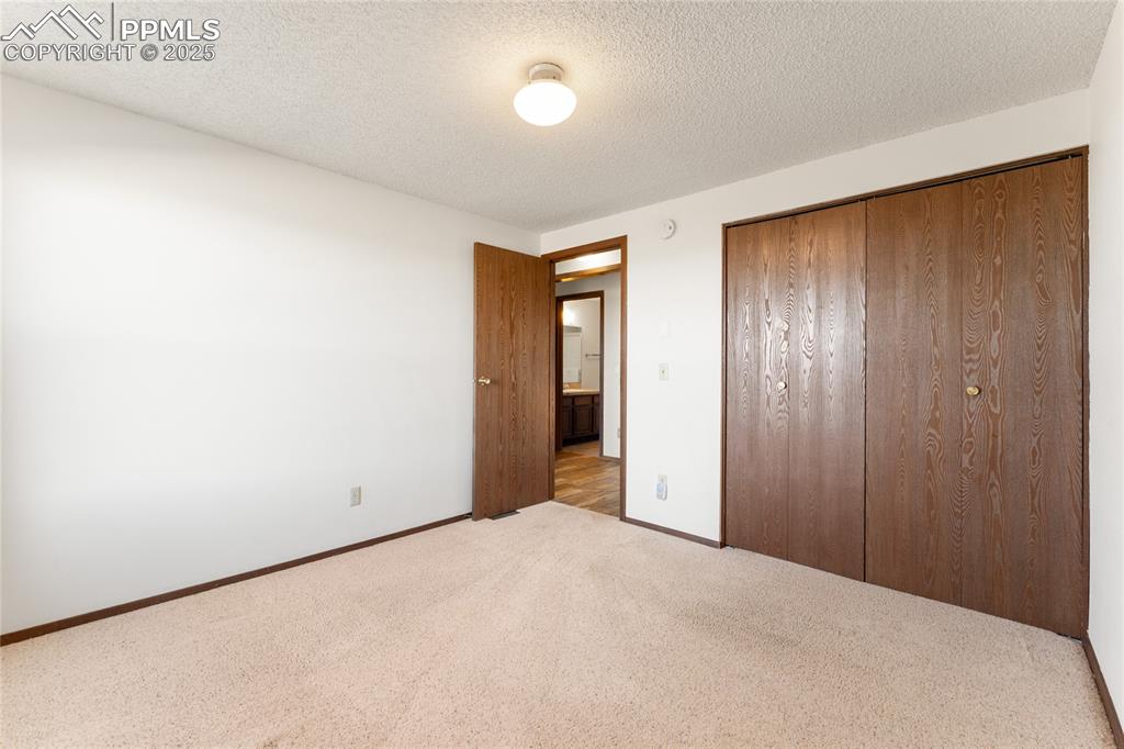 Image 17 of 46: Bedroom