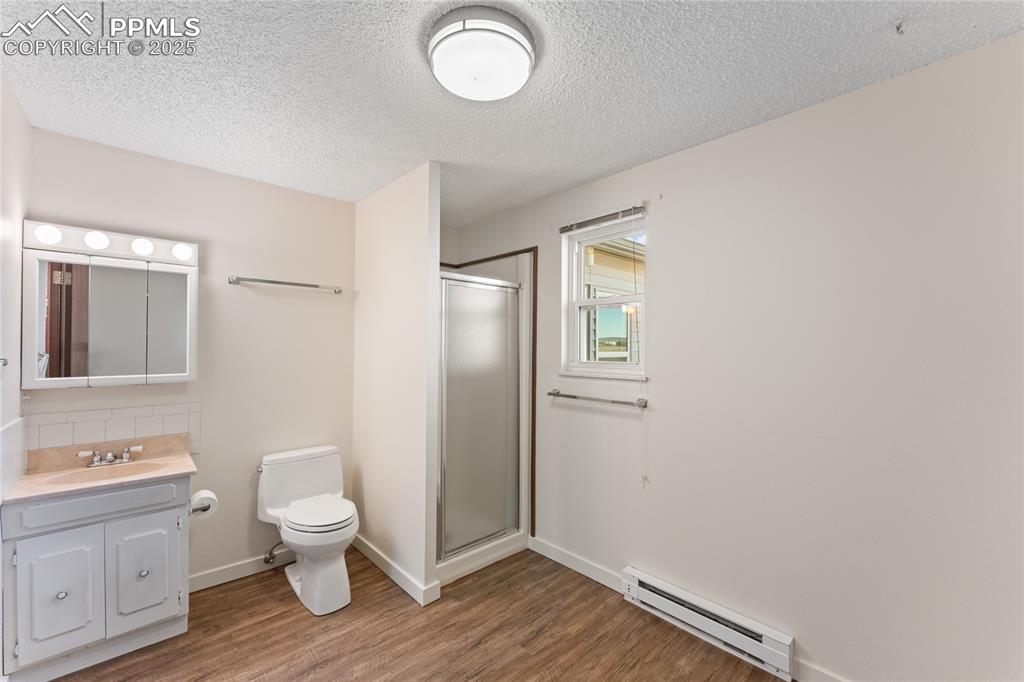 Image 19 of 46: Bathroom