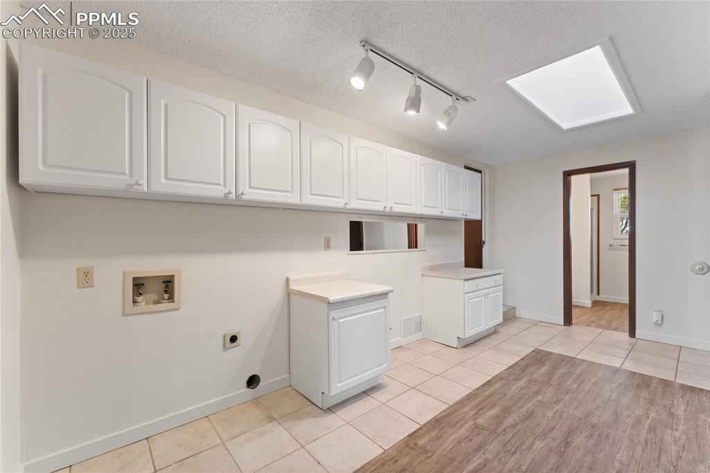 Image 27 of 46: Laundry