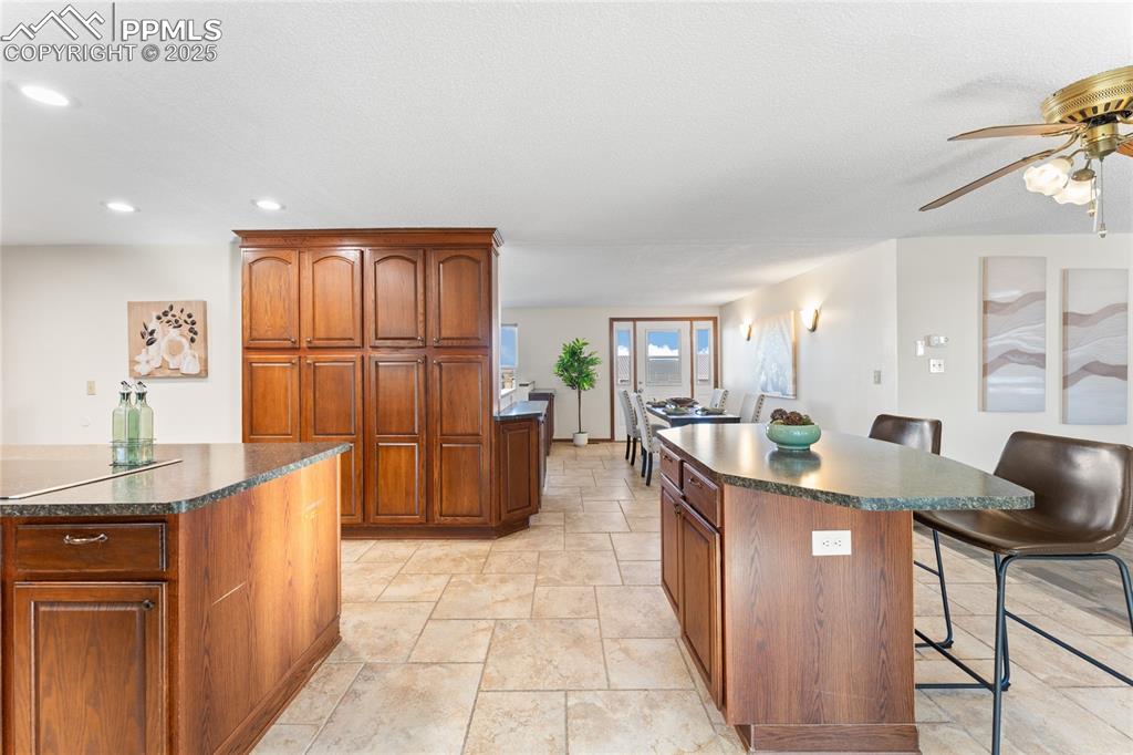 Image 4 of 46: Kitchen