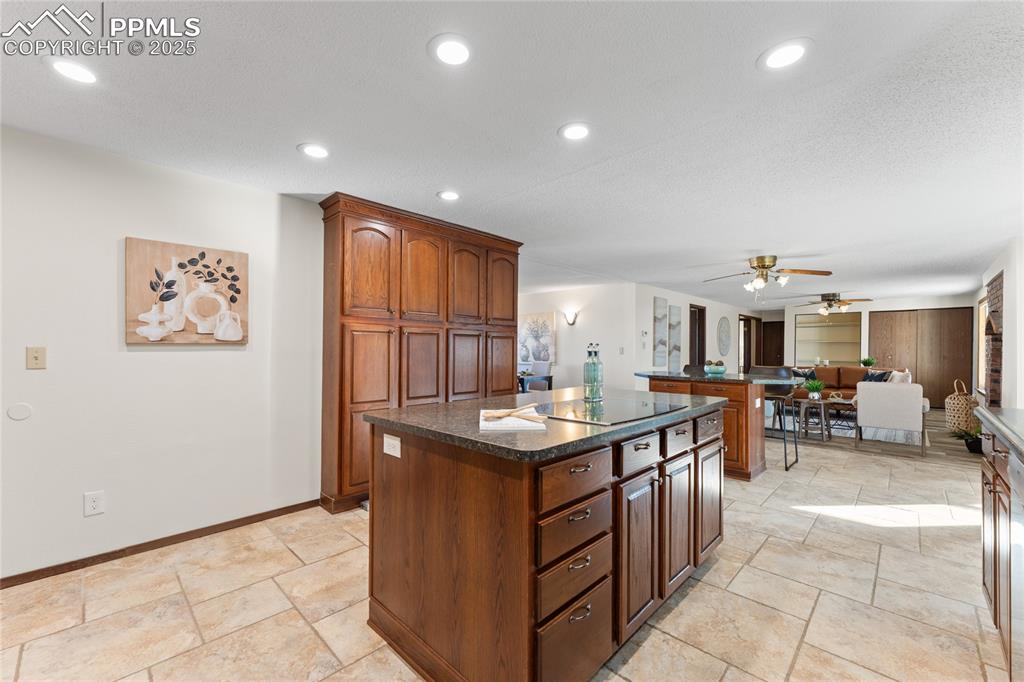 Image 7 of 46: Kitchen