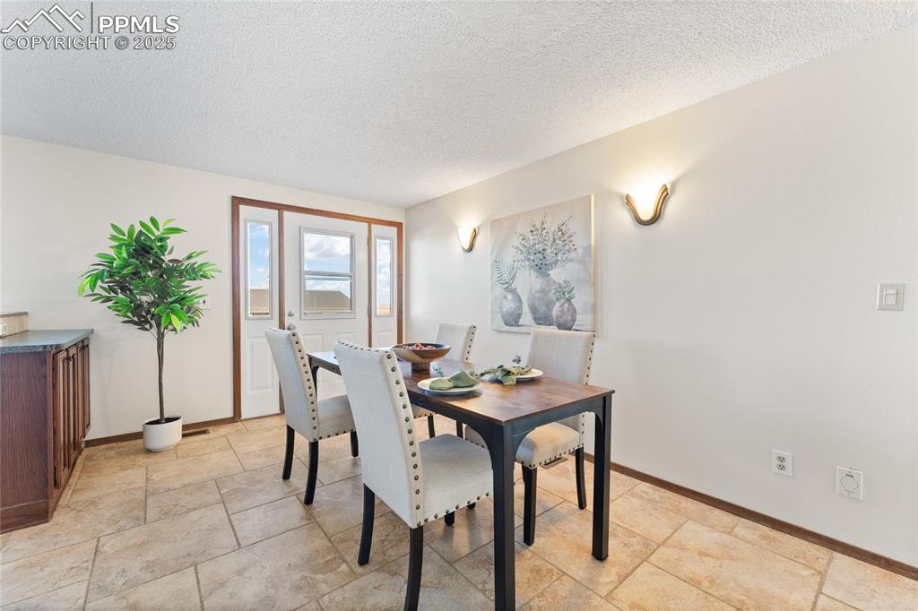 Image 8 of 46: Dining Area