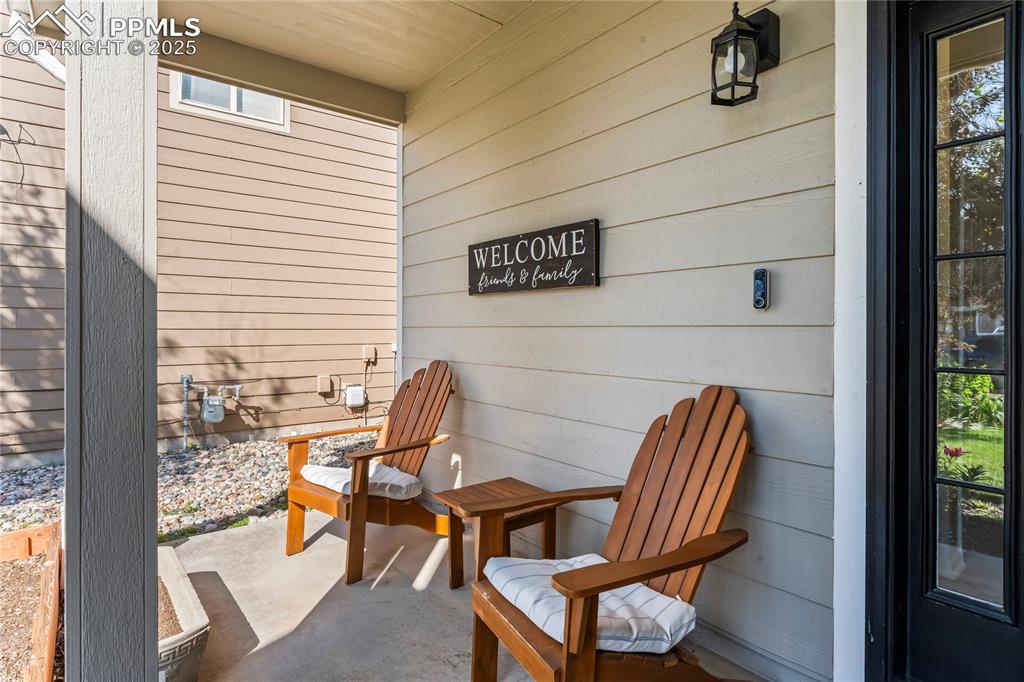 Image 4 of 20: Patio