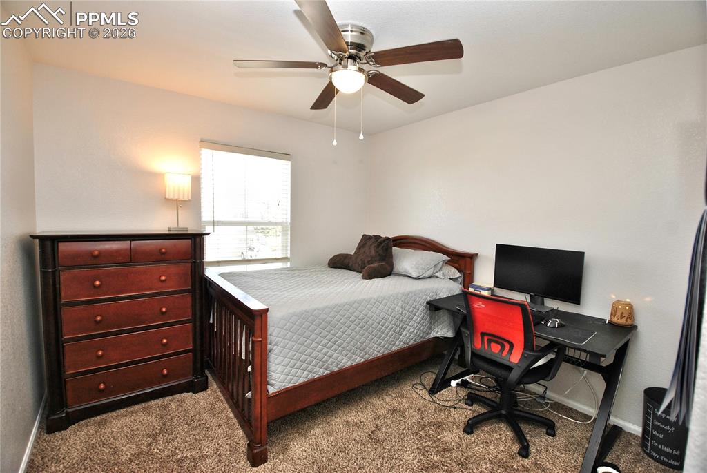 Image 18 of 29: Bedroom