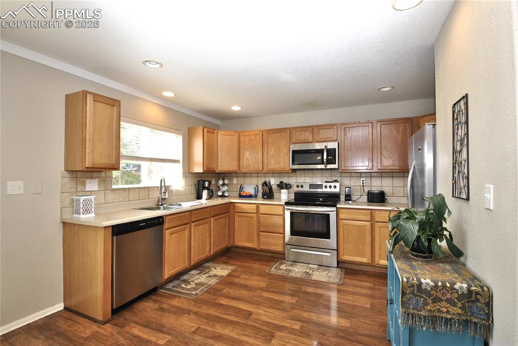 Image 8 of 29: Kitchen