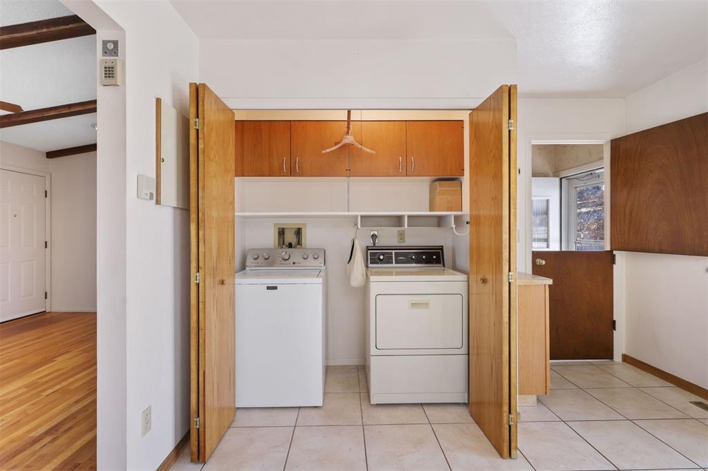 Image 17 of 45: Laundry