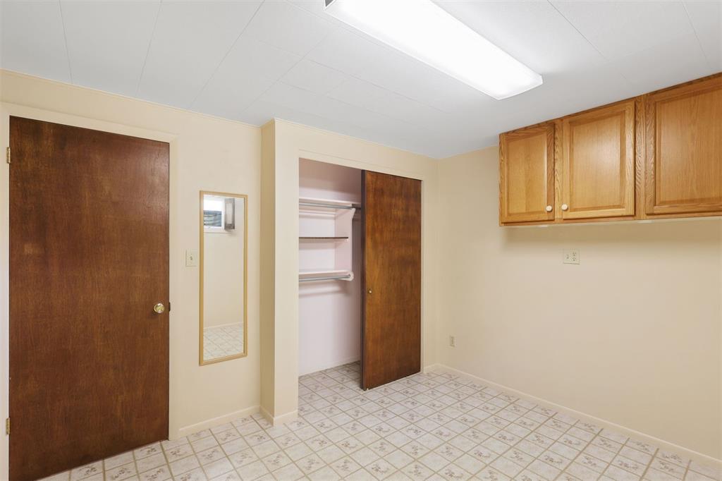 Image 19 of 45: Laundry