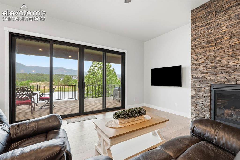 Image 10 of 50: Living Room