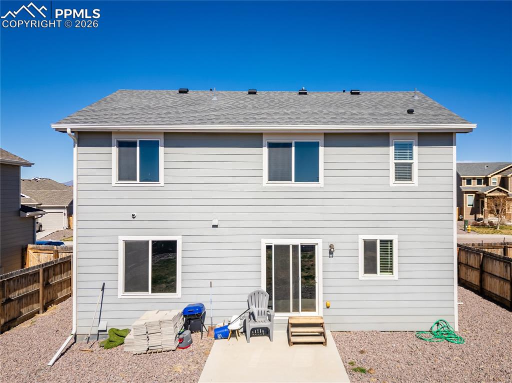 Image 7 of 39: Back of Structure