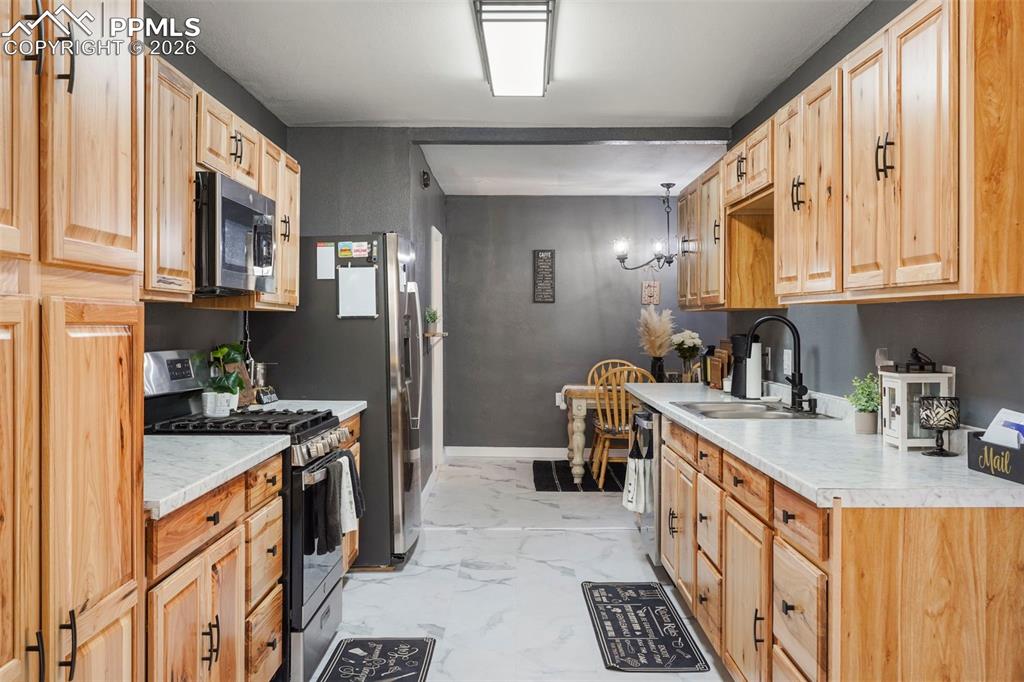 Image 12 of 36: Kitchen