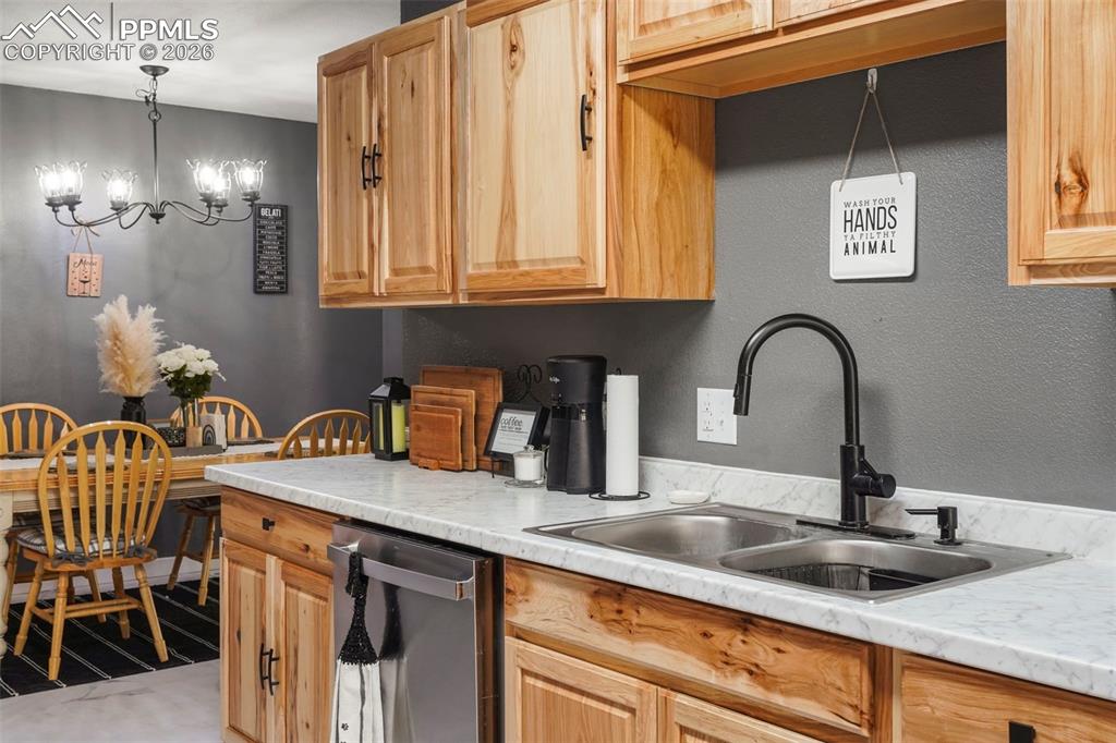 Image 14 of 36: Kitchen