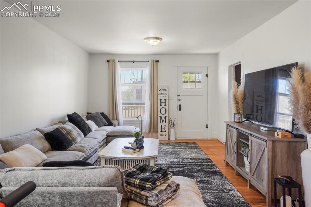 Image 3 of 36: Living Room