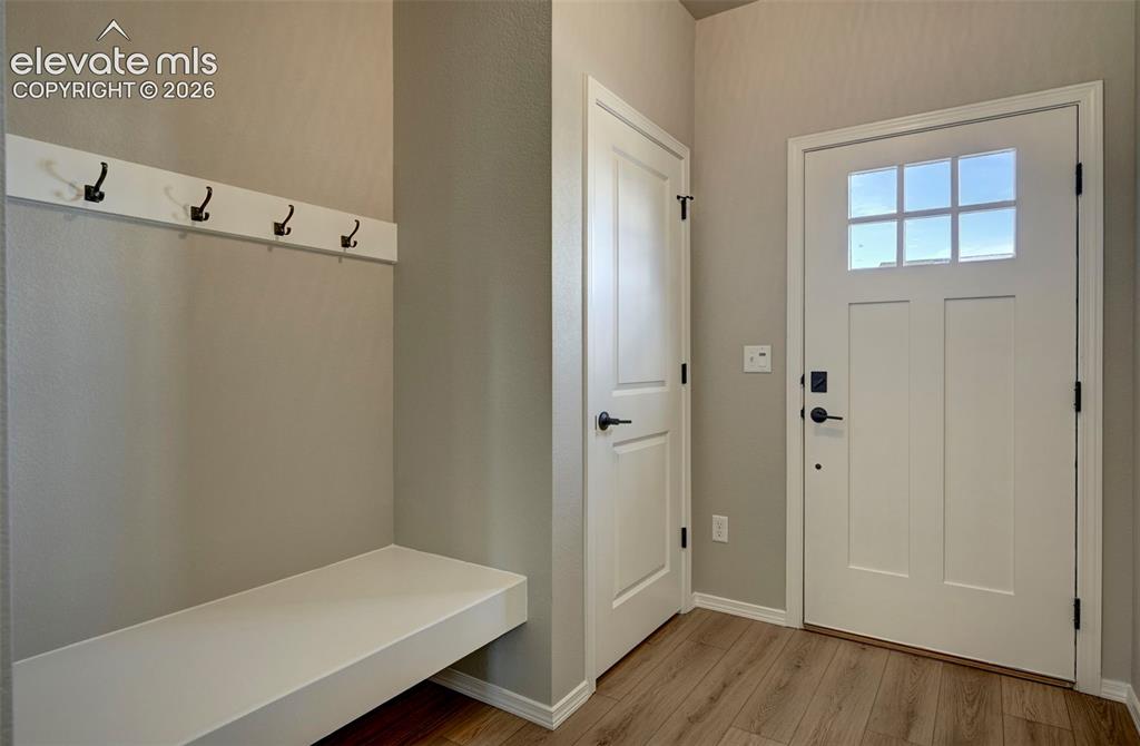Image 7 of 27: Entry