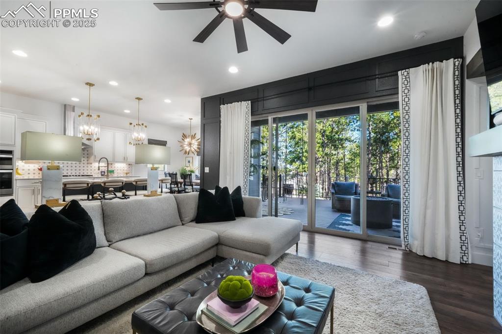 Image 10 of 50: Living Room