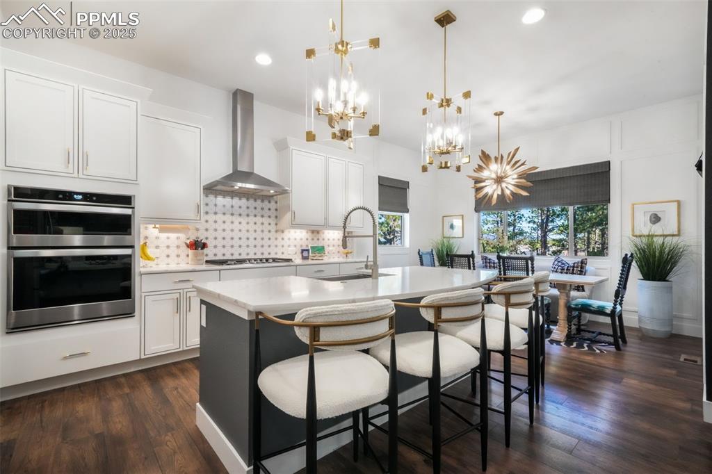 Image 13 of 50: Kitchen