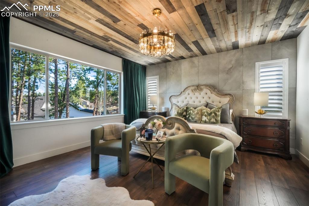 Image 18 of 50: Master Bedroom