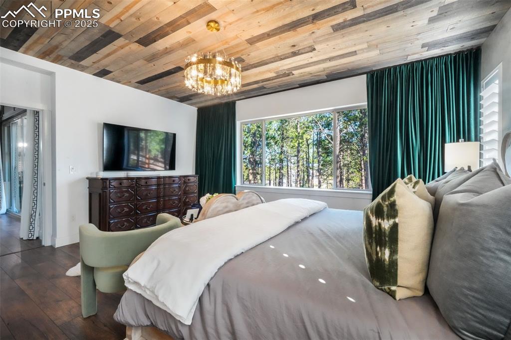 Image 20 of 50: Master Bedroom